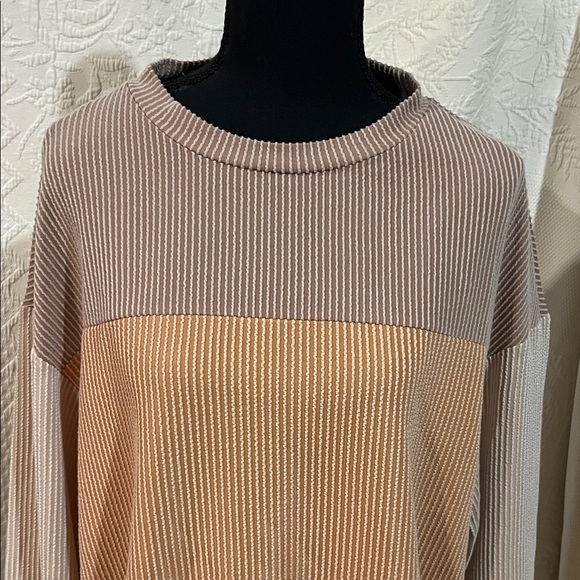 Colorblock Ribbed Women’s‎ Top, size medium - Picture 2 of 10